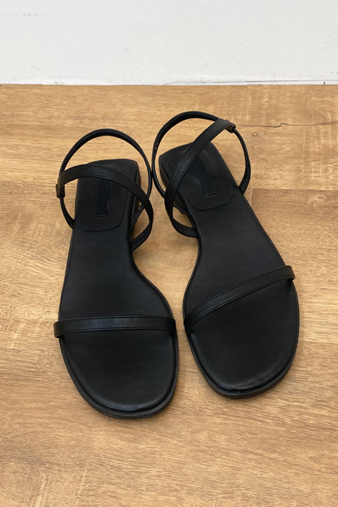 Thin strap sandals (2col)